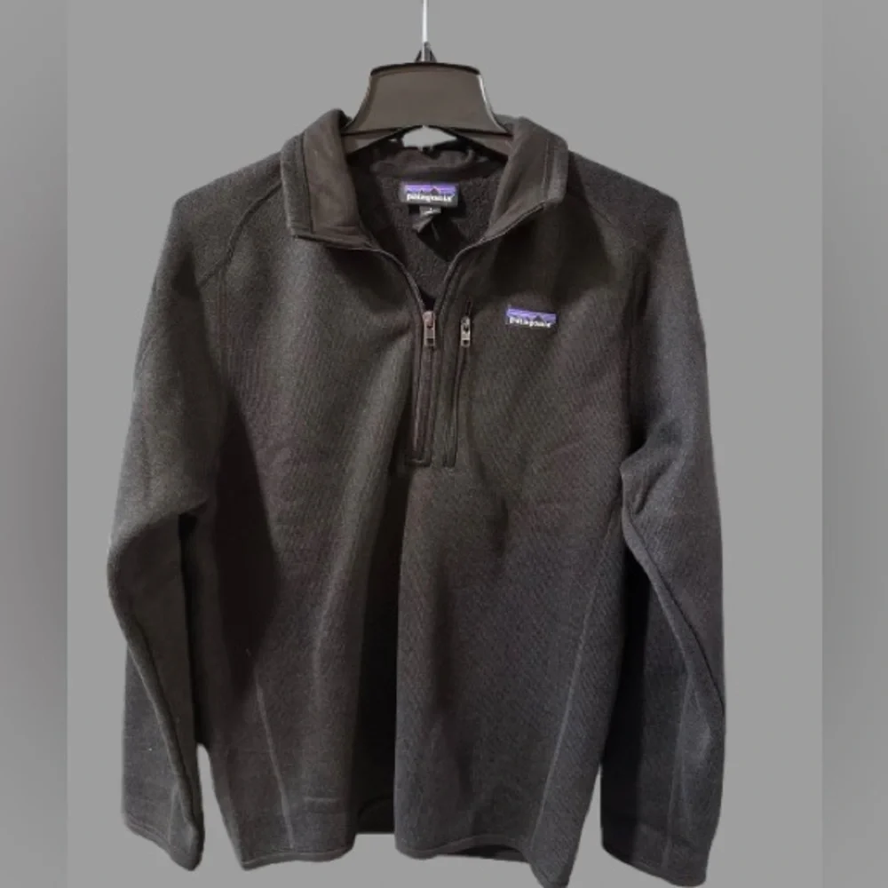Patagonia Men’s Charcoal Zip-Up Fleece Pullover